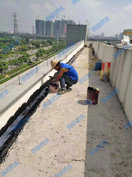 屋顶伸缩缝防水