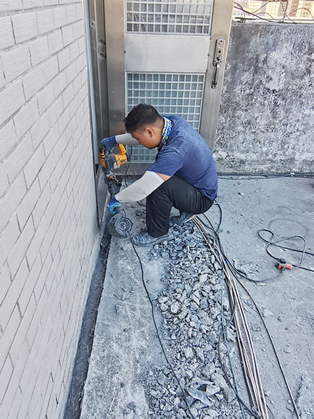屋面防水裂缝补漏