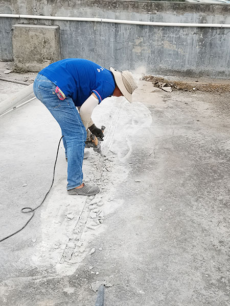 屋面防水裂缝补漏